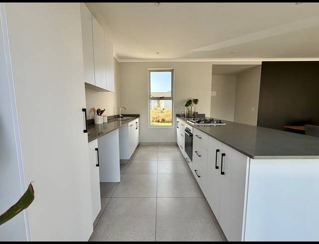 3 BEDROOM HOUSE FOR SALE IN SHEFFIELD BEACH